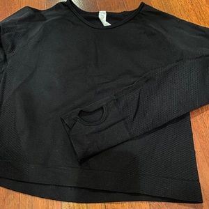Black Long Sleeve Seamless Workout Crop Top